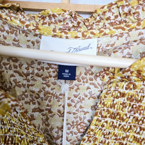 NWT Universal Thread Floral Yellow Women's Top (M) - Picture 4 of 5